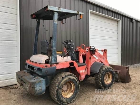 Kubota R420 轮式装载机