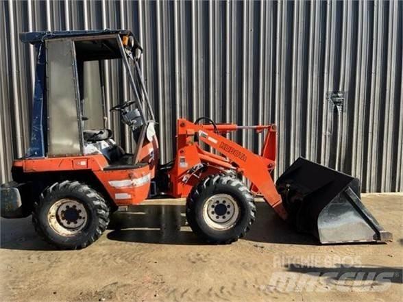 Kubota R420 轮式装载机