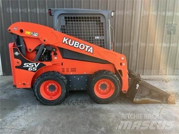 Kubota SSV65 滑移装载机