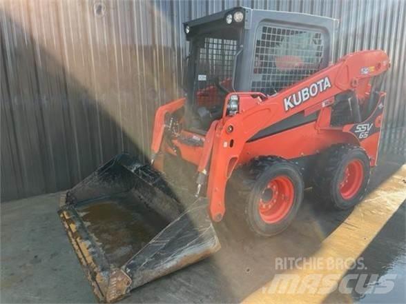 Kubota SSV65 滑移装载机