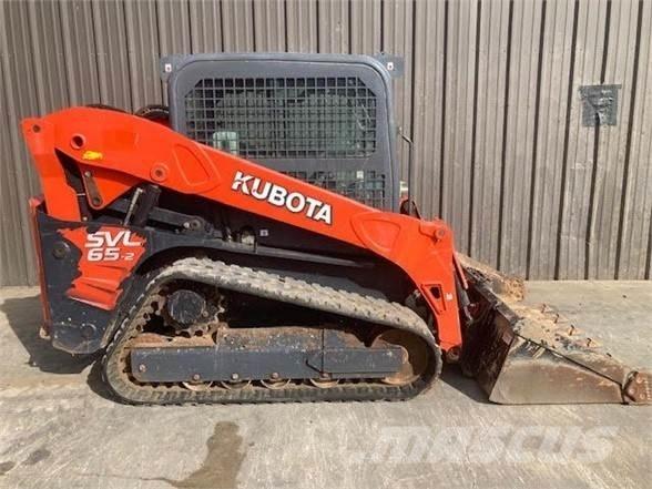 Kubota SVL65-2 滑移装载机