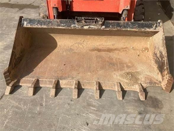 Kubota SVL65-2 滑移装载机