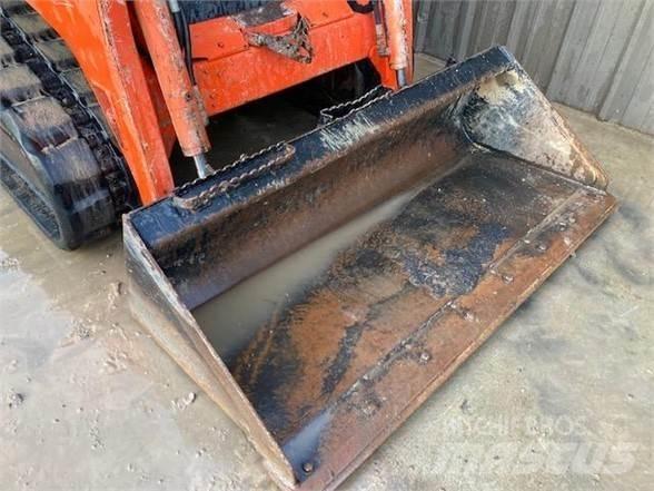 Kubota SVL75 滑移装载机