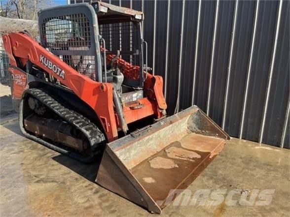 Kubota SVL75-2 滑移装载机
