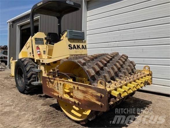 Sakai SV410 单轮压路机