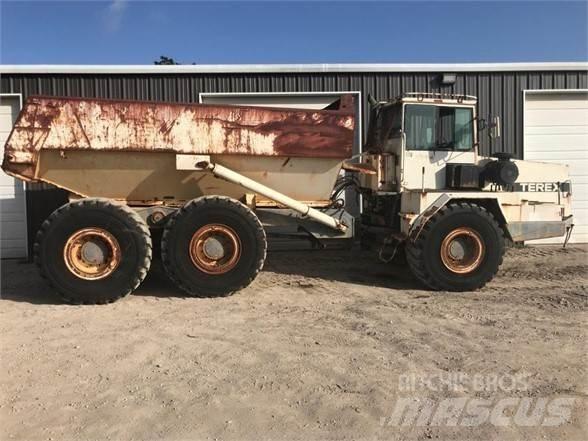 Terex TA27 铰接式自卸车