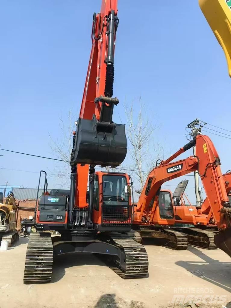 Doosan DX 225 LC 履带挖掘机