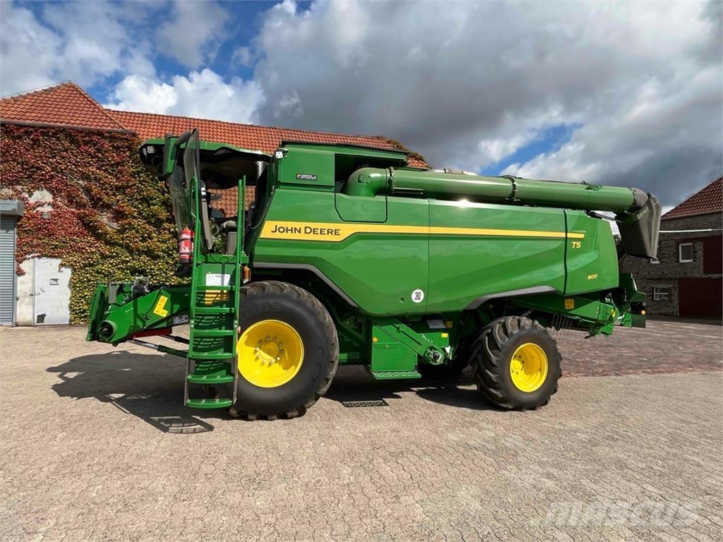 John Deere T5 600 联合收割机