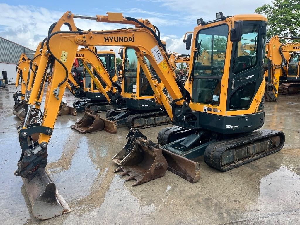Hyundai R30 Z-9AK 小型挖掘机