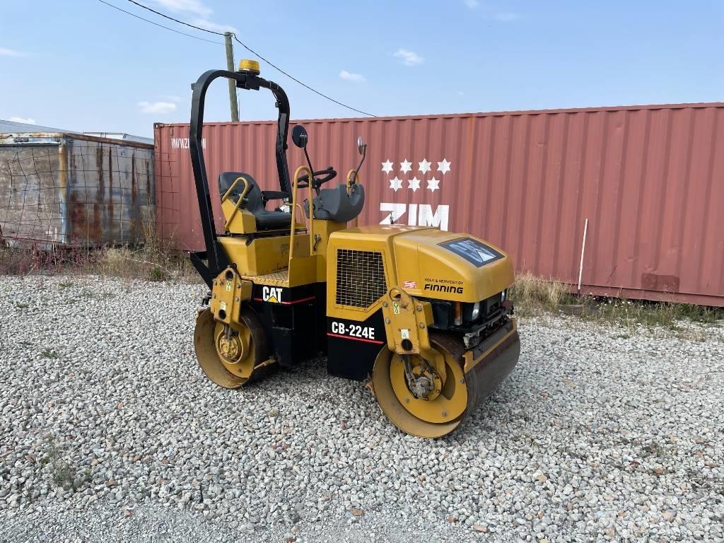 CAT CB224E 双轮压路机
