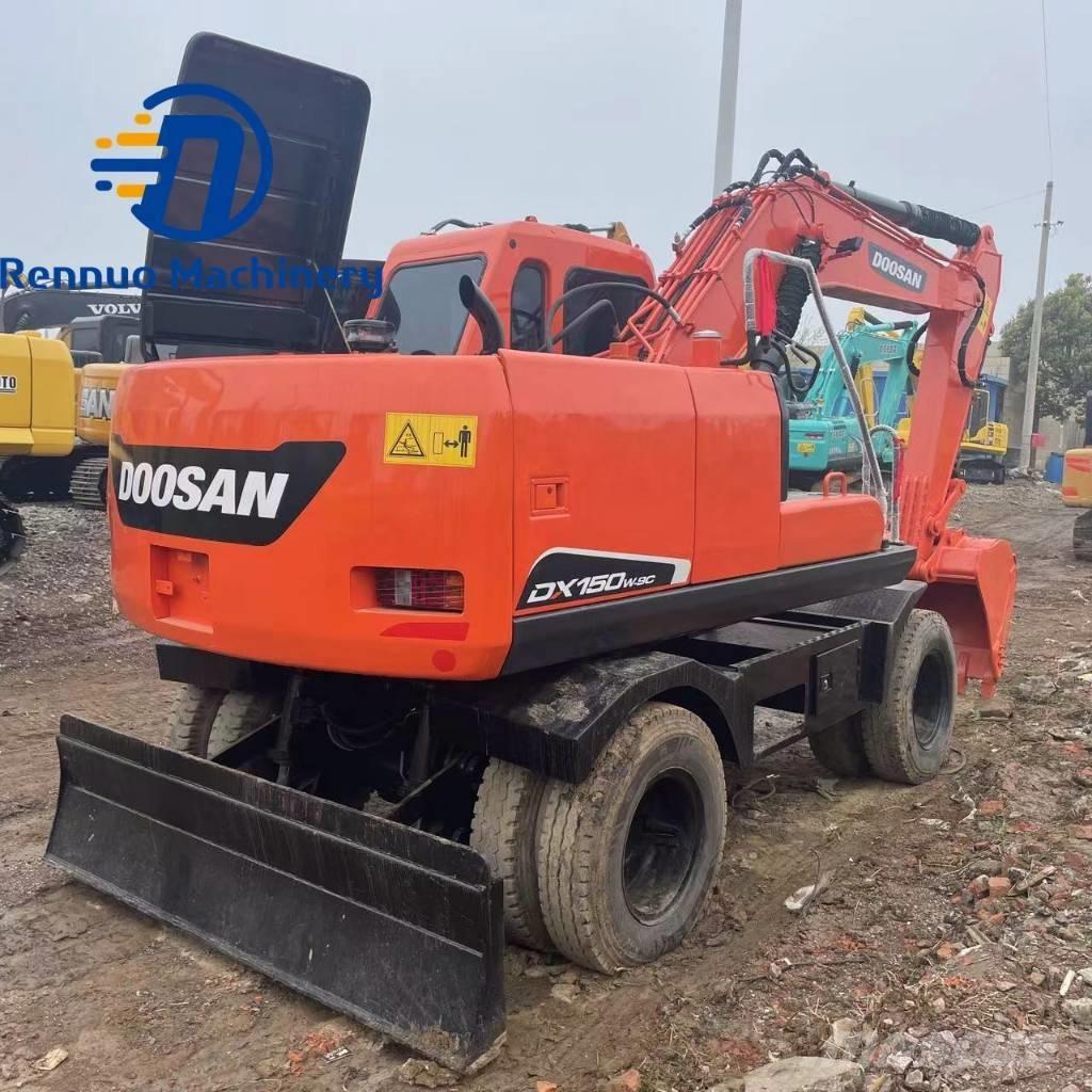 Doosan DX150W-7 轮式挖掘机