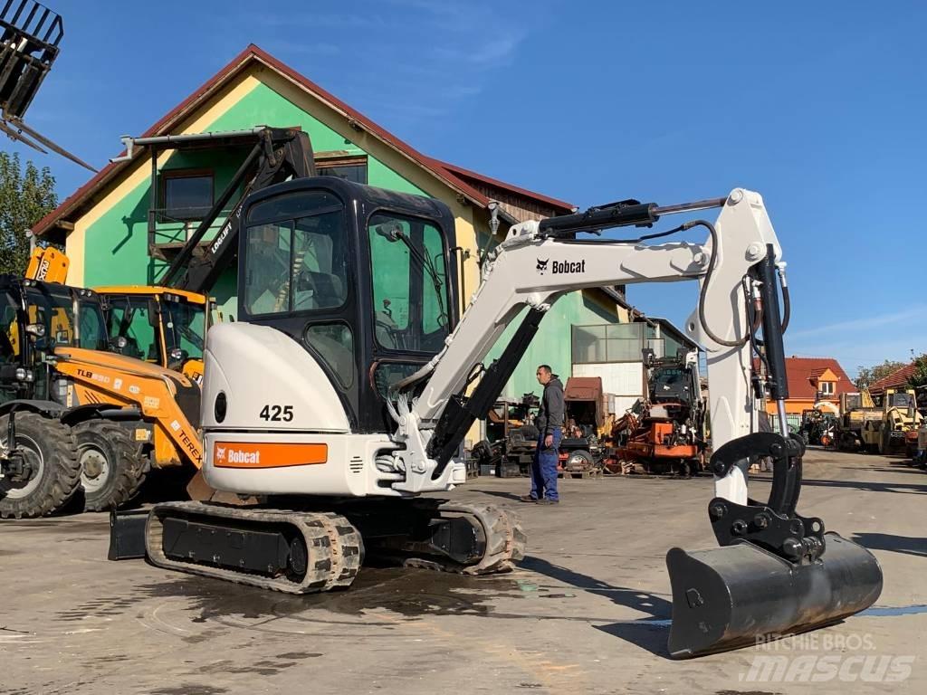 Bobcat 425 小型挖掘机