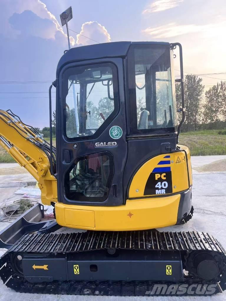 Komatsu PC 40 MR 小型挖掘机