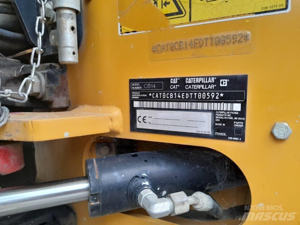 CAT CB 14 双轮压路机