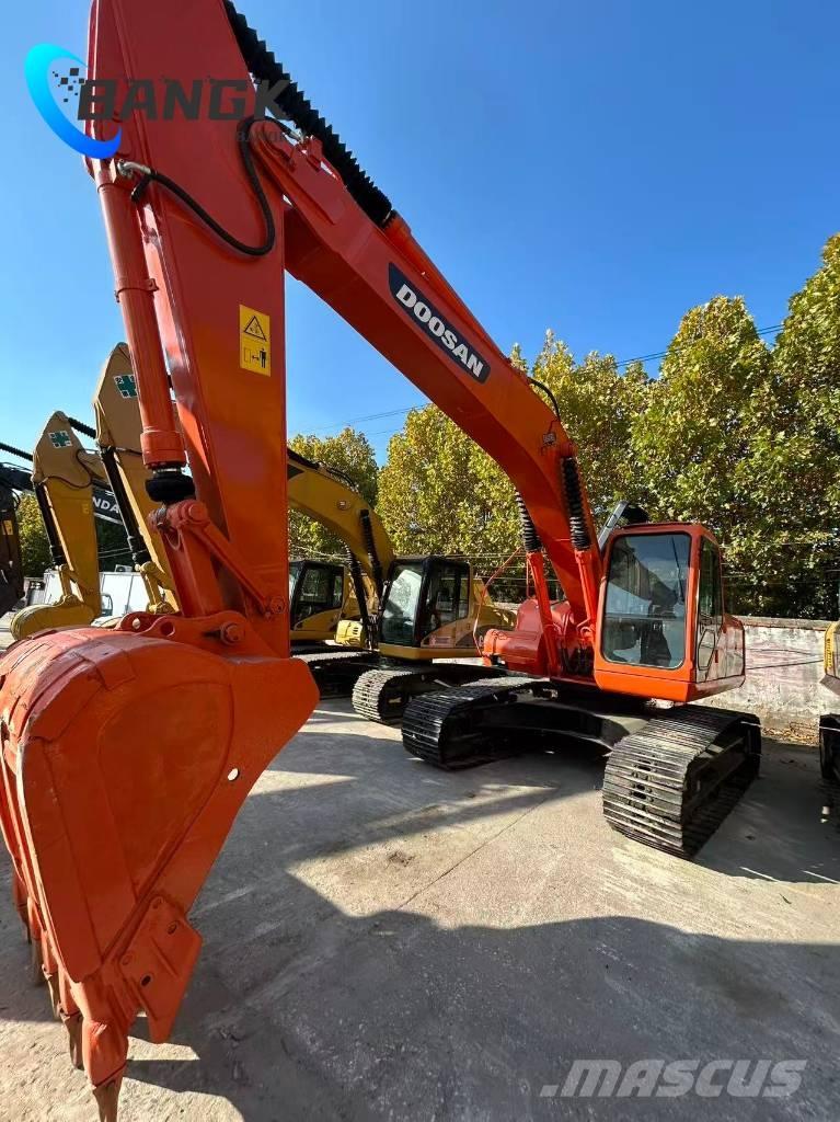 Doosan DX 225 履带挖掘机