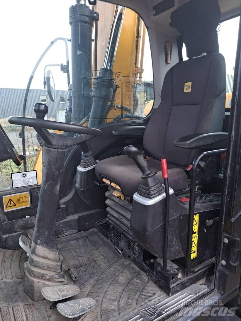 JCB JS 145 W 轮式挖掘机
