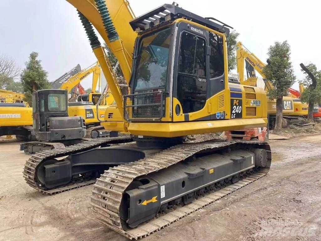 Komatsu PC240-8 履带挖掘机