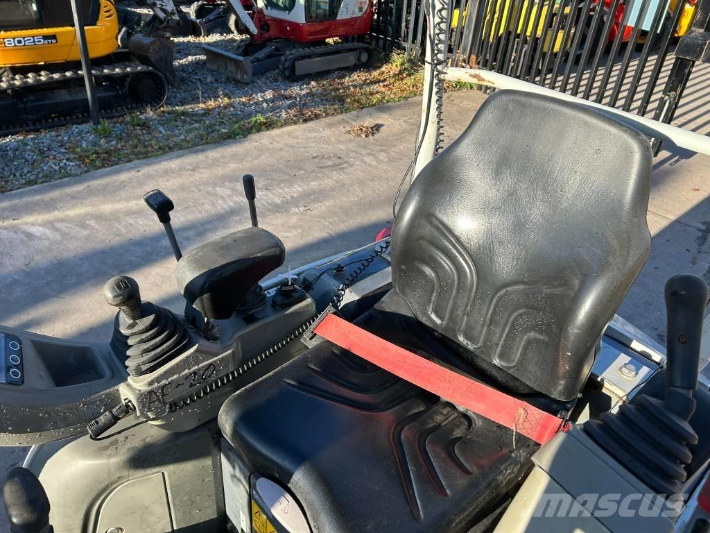 Takeuchi TB 216 小型挖掘机