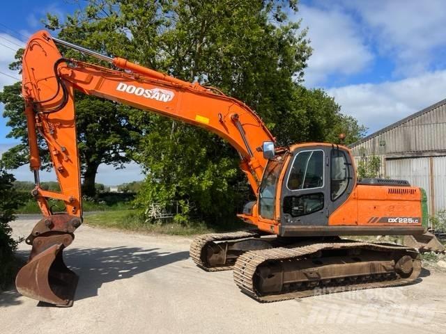 Doosan DX 225 LC 履带挖掘机