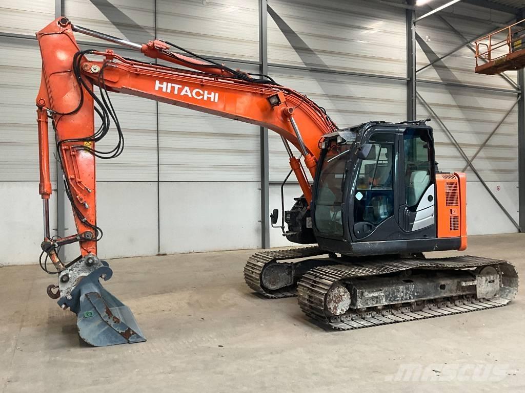 Hitachi ZX 135 US-6 履带挖掘机