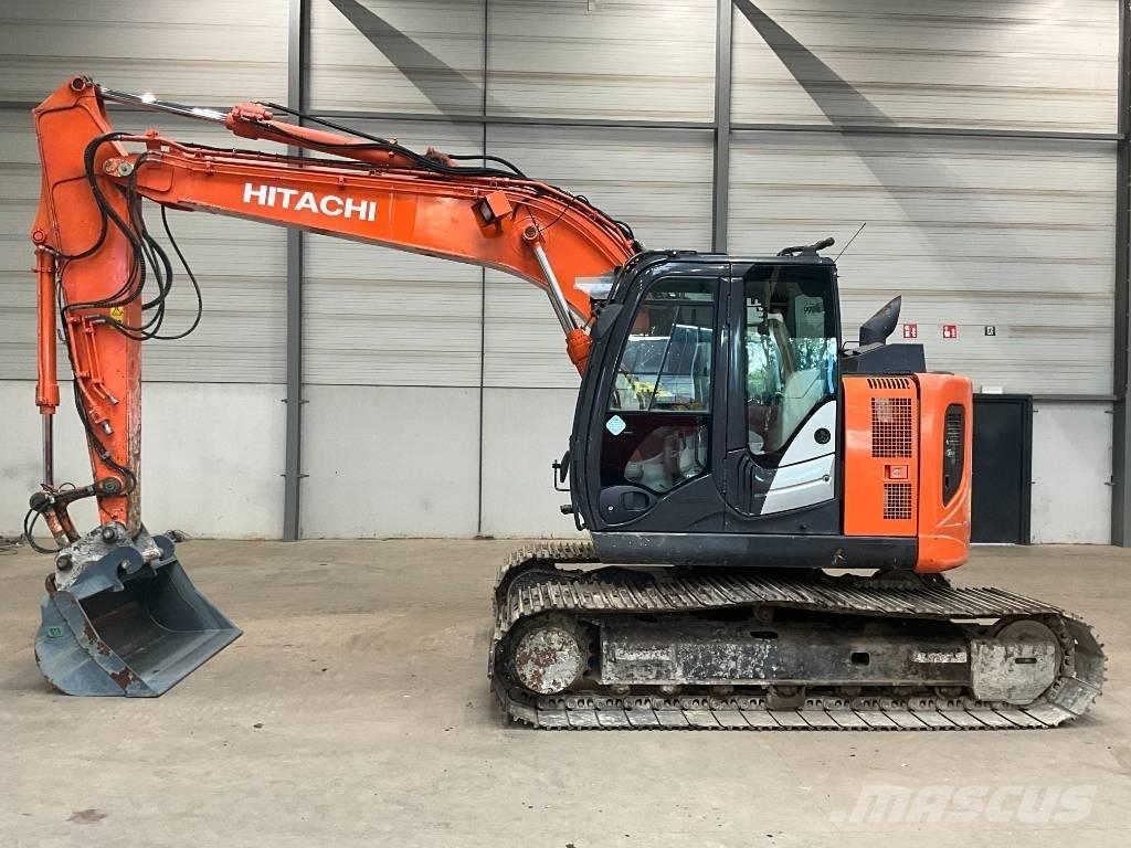 Hitachi ZX 135 US-6 履带挖掘机