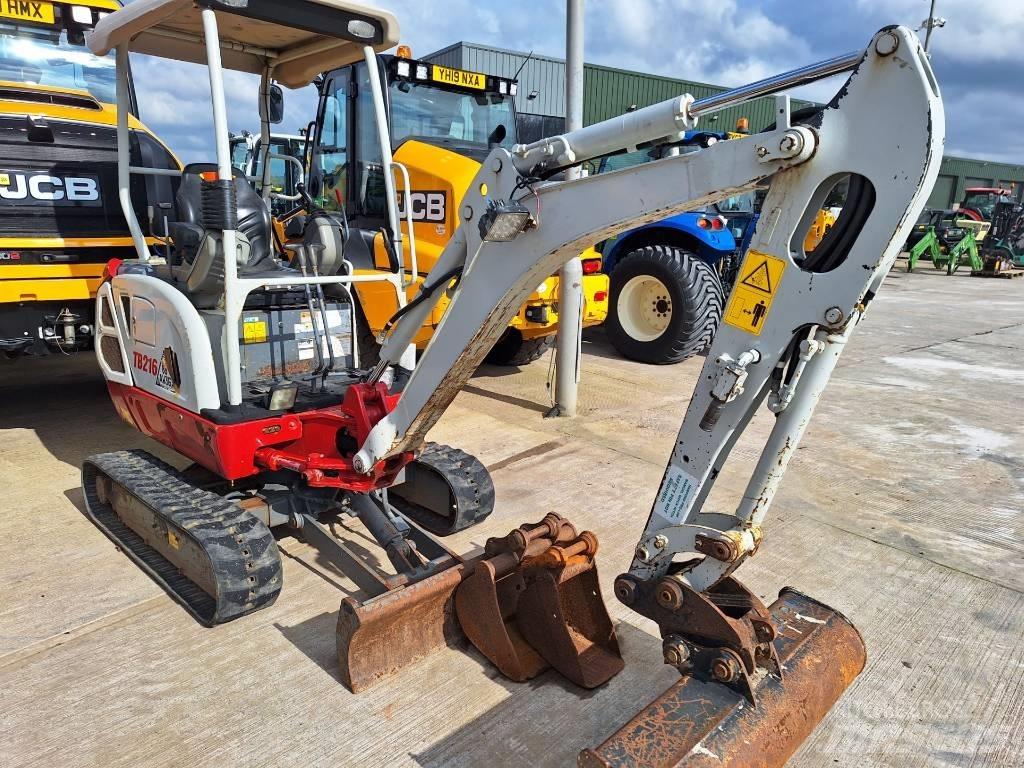 Takeuchi TB216 小型挖掘机