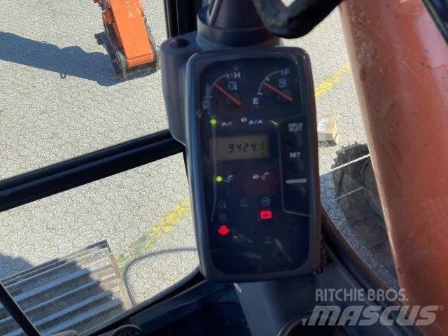 Hitachi ZX225USRLC 履带挖掘机