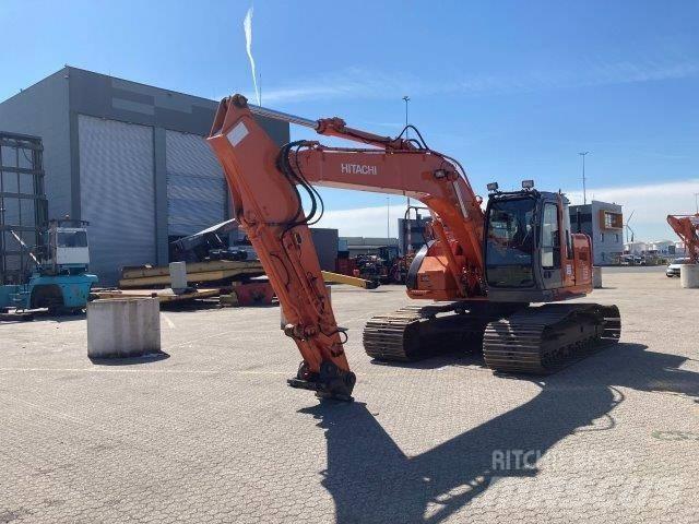 Hitachi ZX225USRLC 履带挖掘机