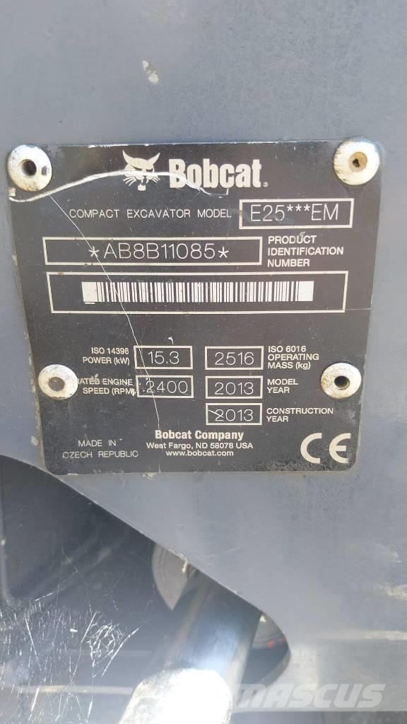 Bobcat E 25 小型挖掘机