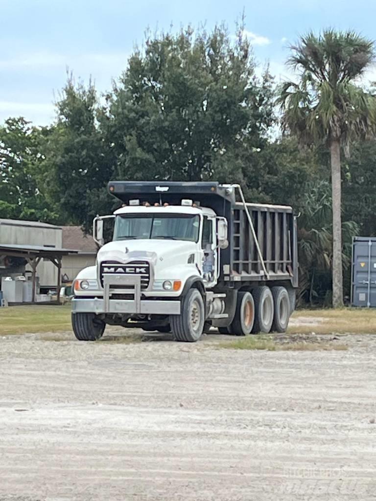 Mack Granite 自卸式货车
