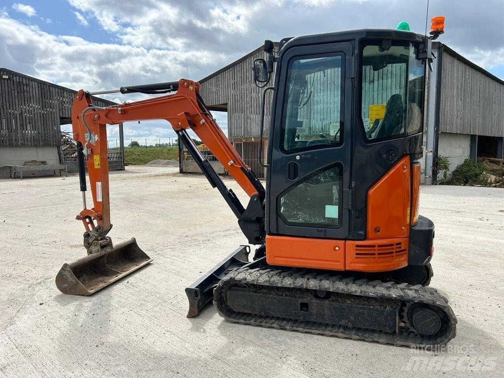 Hitachi ZX 26 U-6 小型挖掘机