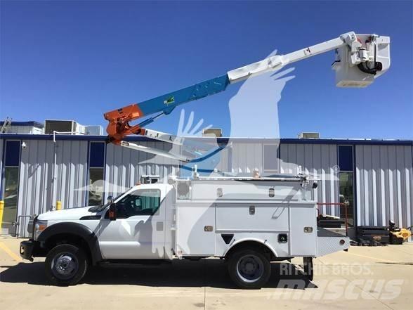 Altec AT37G 车载式高空作业车