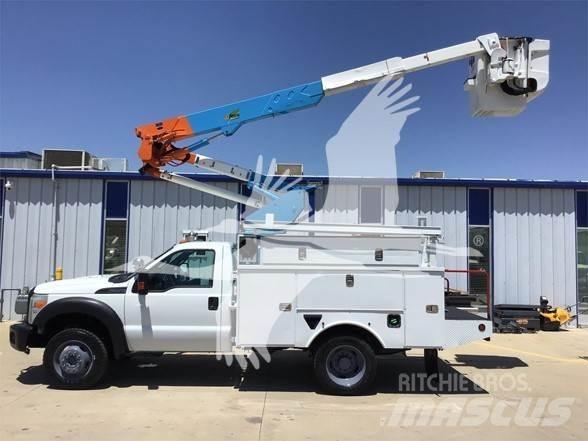 Altec AT37G 车载式高空作业车