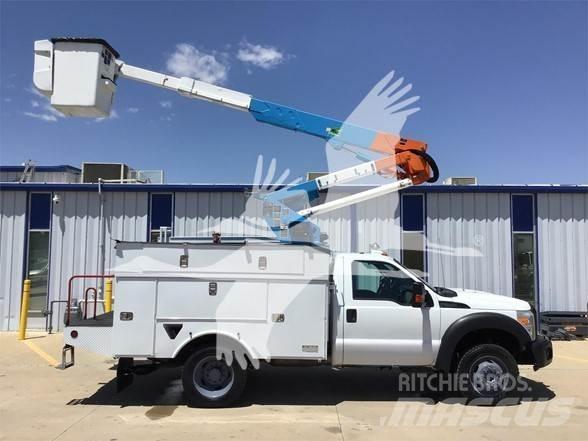 Altec AT37G 车载式高空作业车