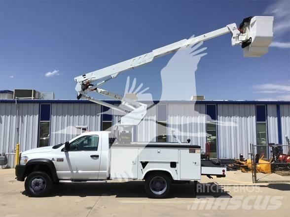 Altec AT37G 车载式高空作业车
