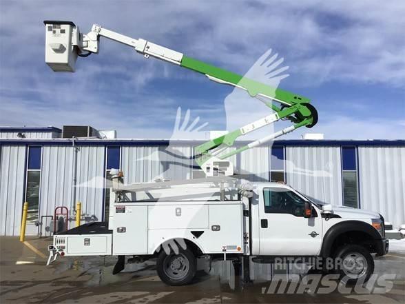 Altec AT40G 车载式高空作业车