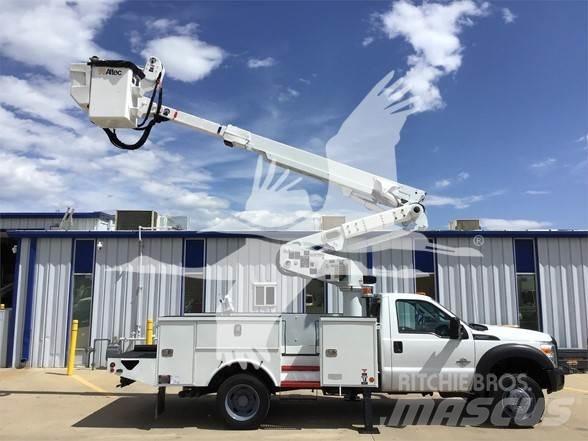 Altec AT40M 车载式高空作业车