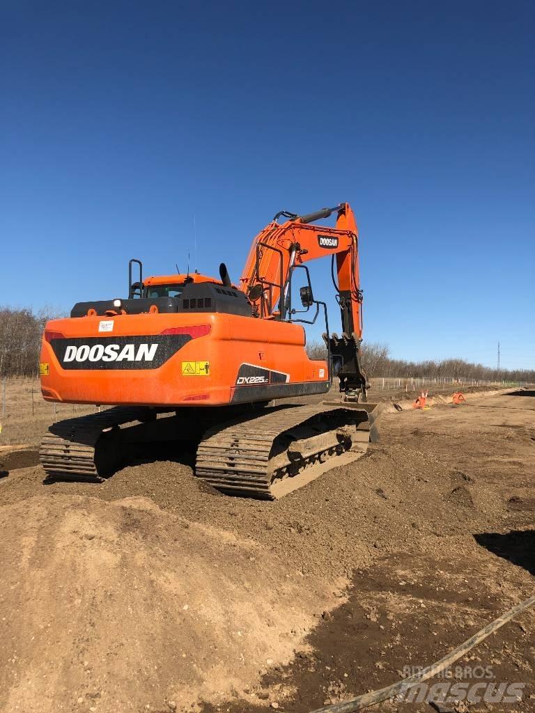 Develon DX225LC-5 履带挖掘机