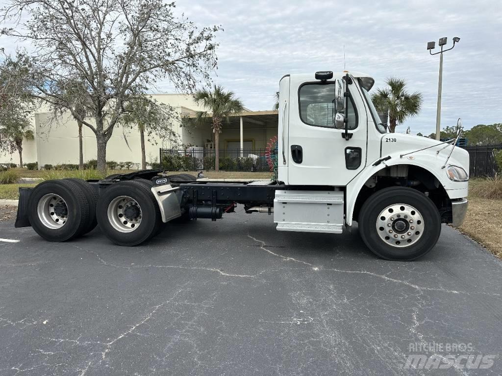 Freightliner M2 饮料运输车