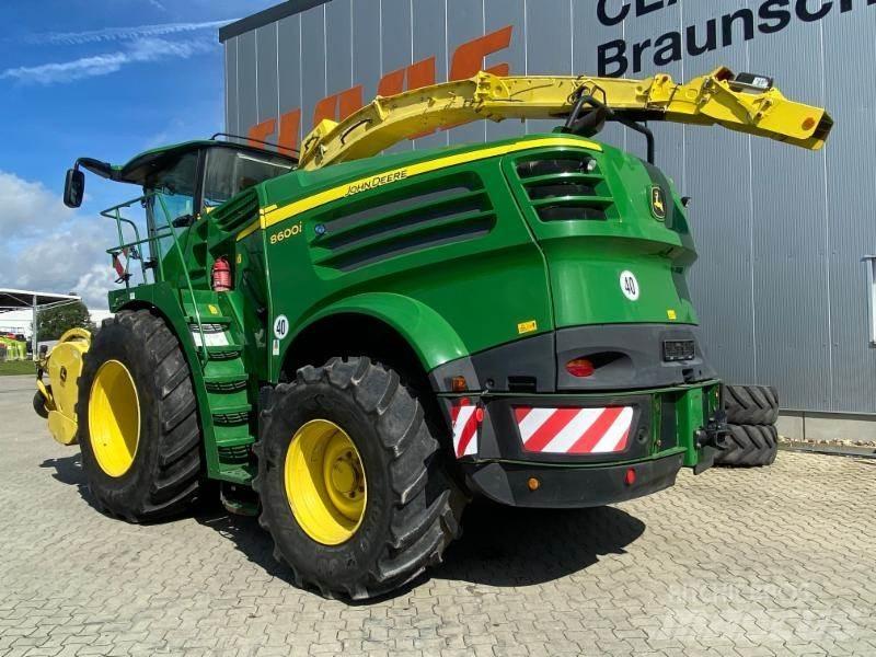John Deere 8600i 自走式青贮饲料收割机