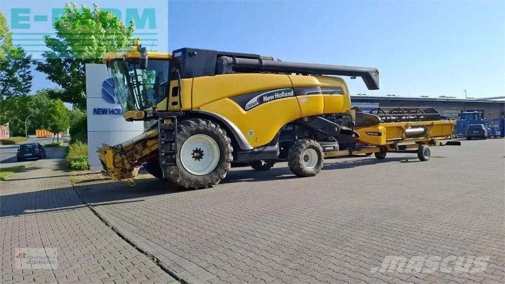 New Holland cx 840 联合收割机