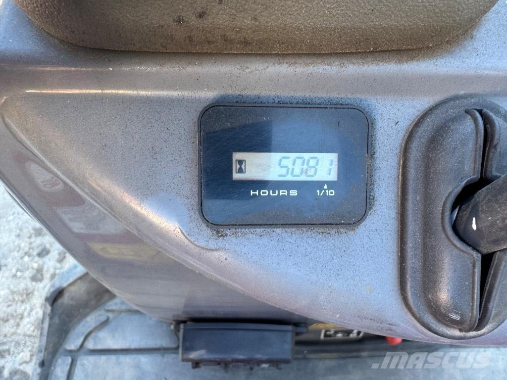 Yanmar SV08 (1E069) 小型挖掘机