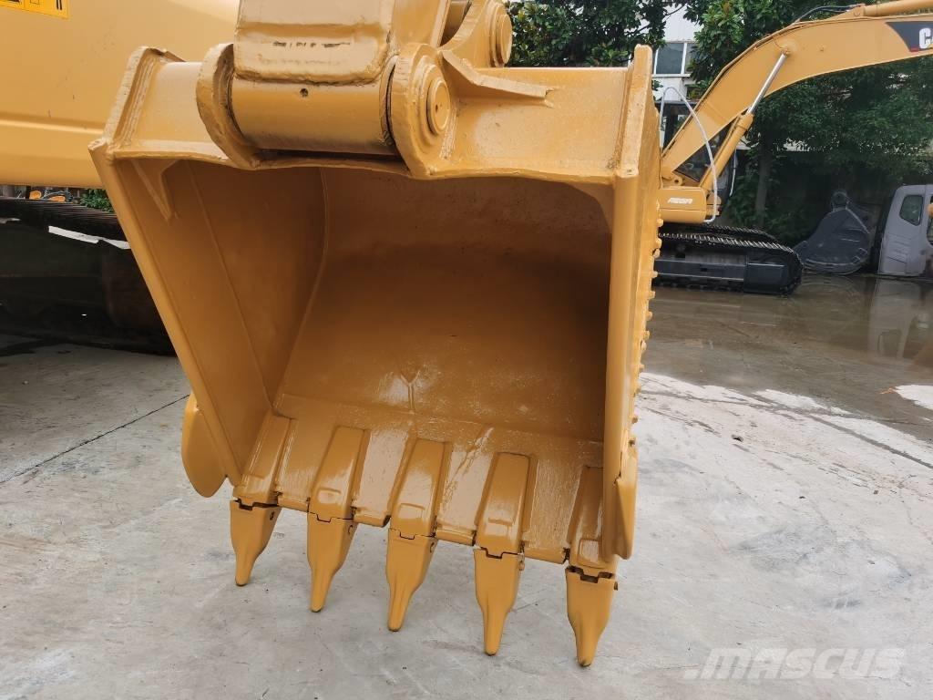 CAT 330 D 履带挖掘机