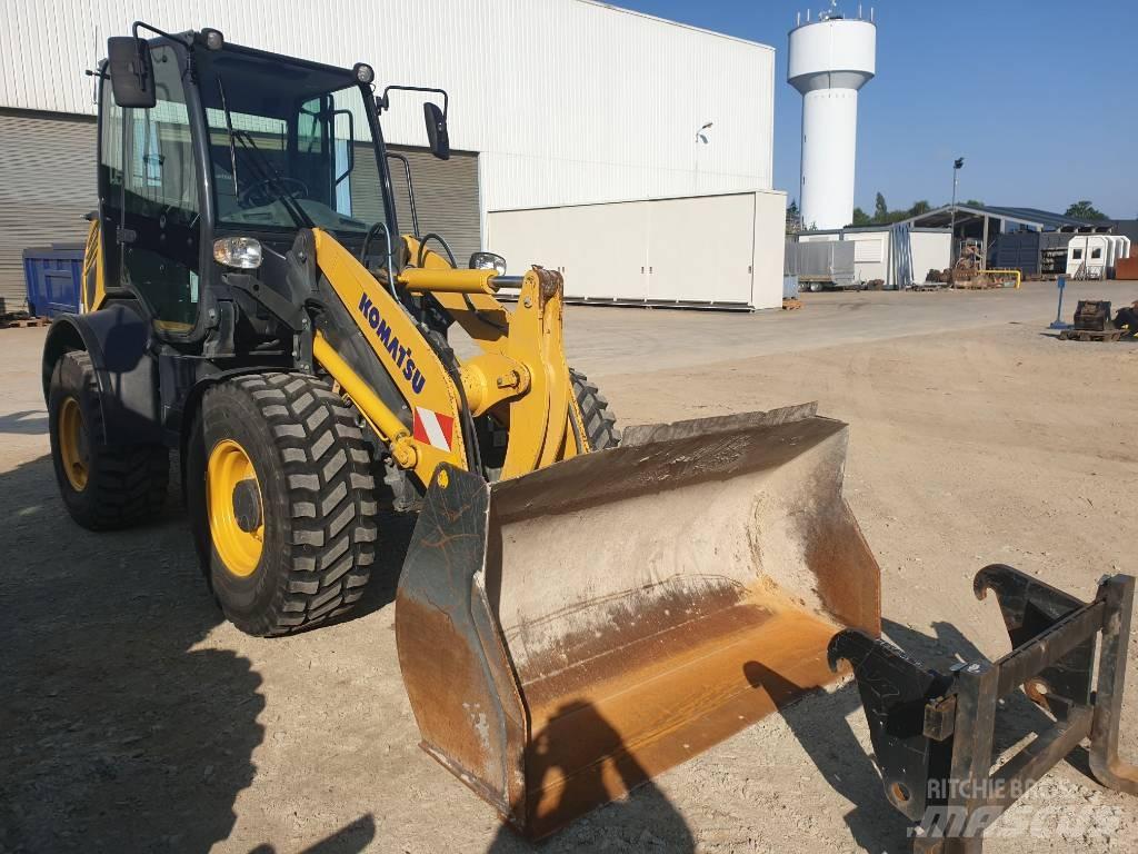 Komatsu WA80M-8E0 轮式装载机