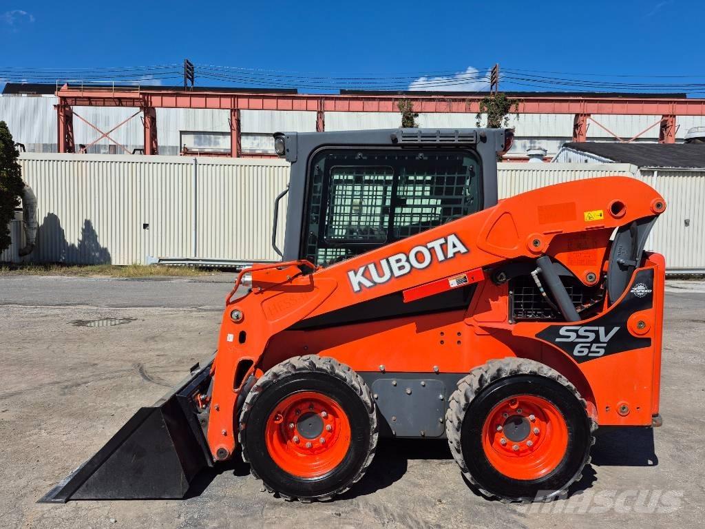 Kubota SSV 65 滑移装载机
