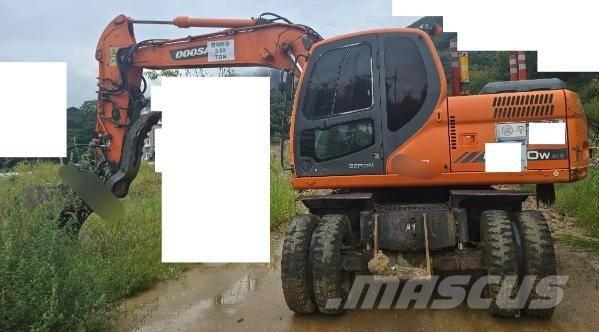 Doosan DX 140 W 轮式挖掘机