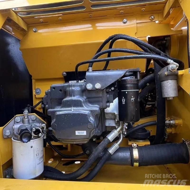 Komatsu PC 220 履带挖掘机