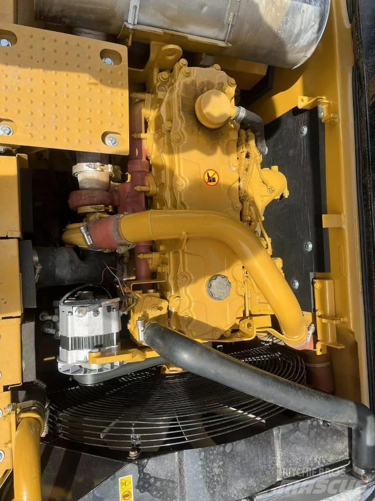 CAT 325d 履带挖掘机