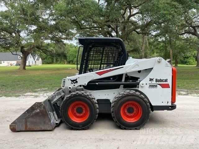 Bobcat S 550 滑移装载机