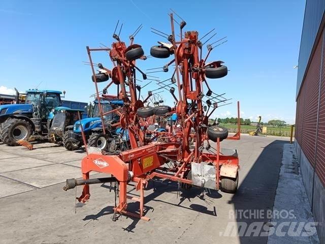 Kuhn GF10601TO 犁耙和摊草机